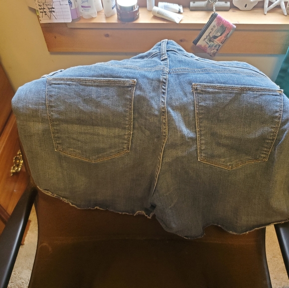 Universal Thread Jean shorts - Picture 3 of 7